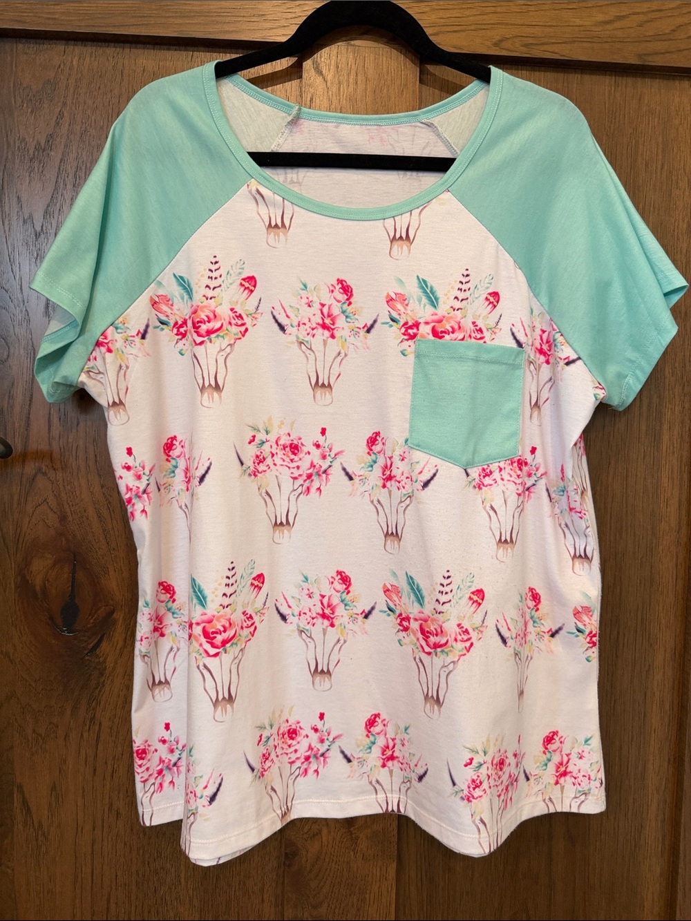 Floral Skull Raglan Pocket Tee - Mint/White